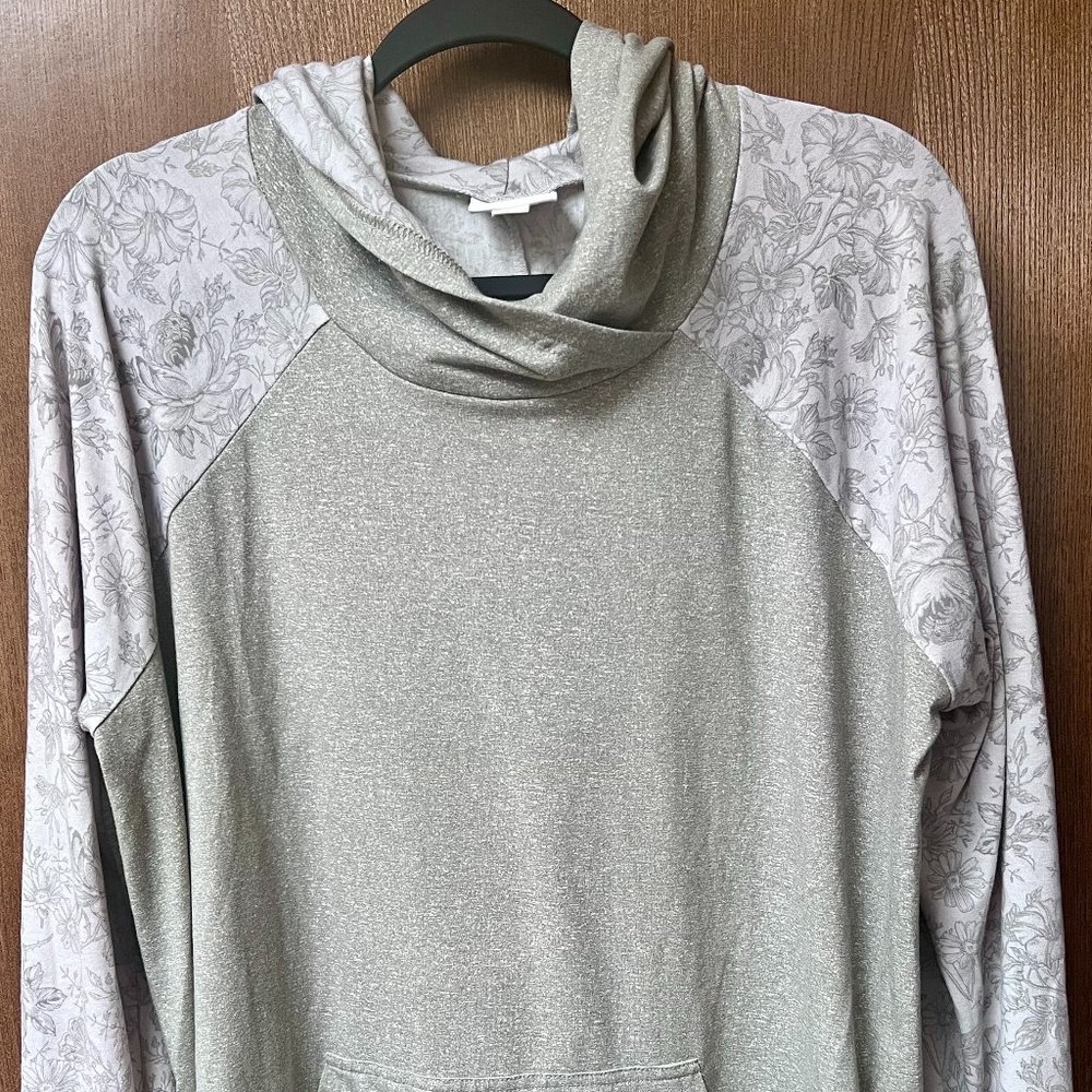 $42 LuLaRoe ladies Amber light olive hoodie size XL